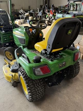 Image of John Deere X738 equipment image 3