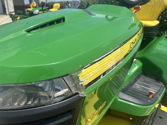 Image of John Deere X738 equipment image 3