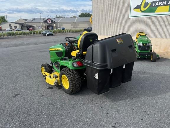 Image of John Deere X738 equipment image 3