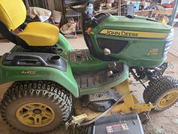 Image of John Deere X739 equipment image 1
