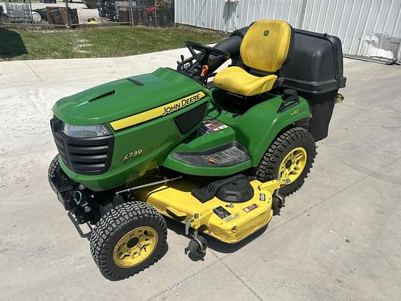 Image of John Deere X739 Primary image
