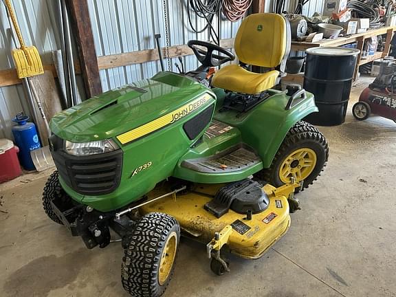Image of John Deere X739 Primary image