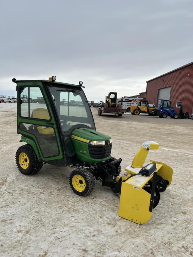 Image of John Deere X739 equipment image 1
