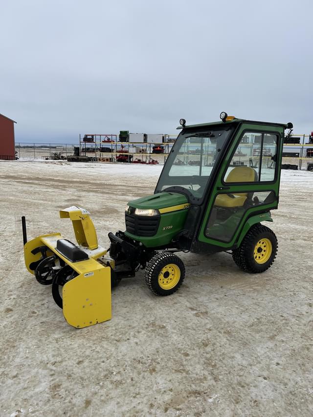 Image of John Deere X739 equipment image 4