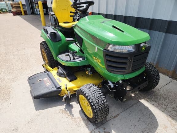 Image of John Deere X739 equipment image 3