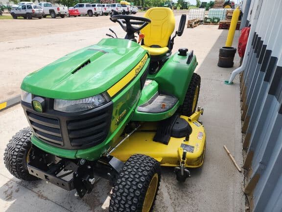 Image of John Deere X739 Primary image