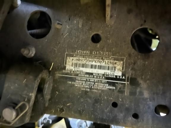 Image of John Deere X739 equipment image 2