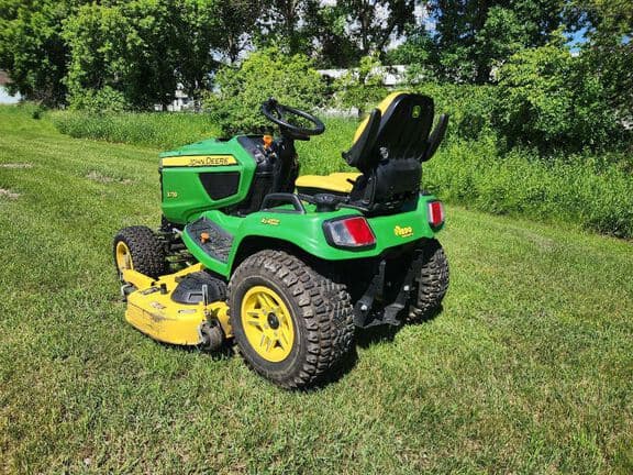 Image of John Deere X739 equipment image 2