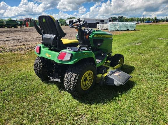 Image of John Deere X739 equipment image 4