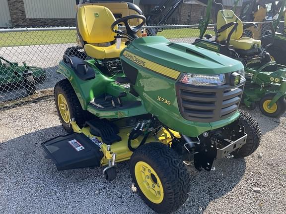 Image of John Deere X739 equipment image 1