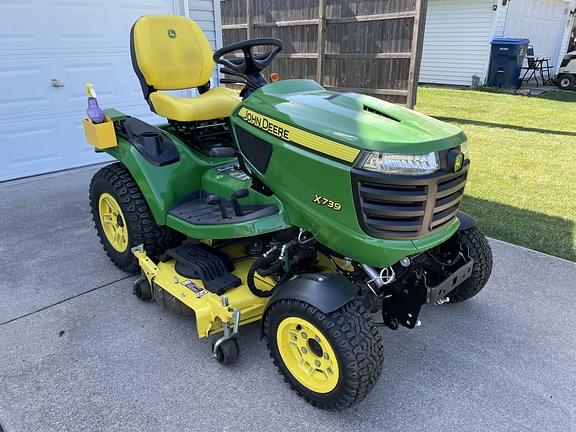 Image of John Deere X739 equipment image 1