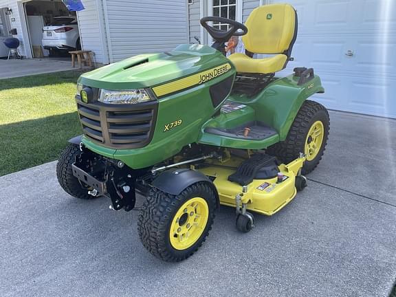 Image of John Deere X739 Primary image