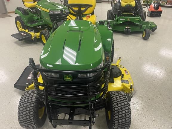 Image of John Deere X750 equipment image 1