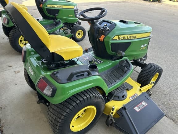 Image of John Deere X750 equipment image 2
