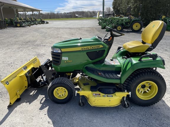 Main image John Deere X750