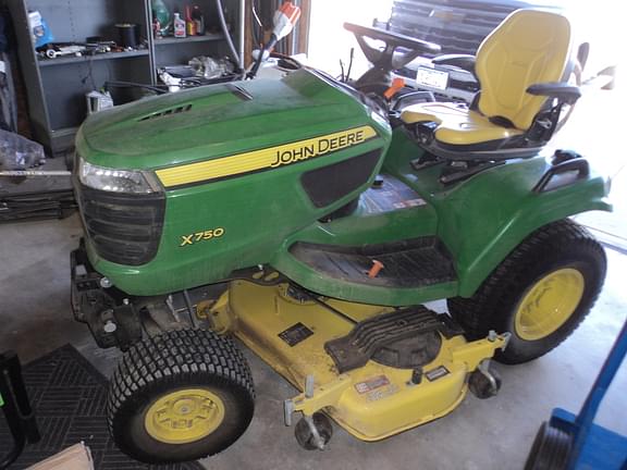 Image of John Deere X750 equipment image 1