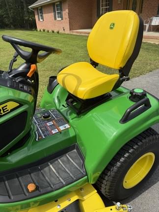 Image of John Deere X750 equipment image 4