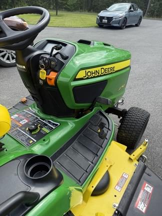 Image of John Deere X750 equipment image 3