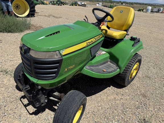 2019 John Deere X750 Equipment Image0