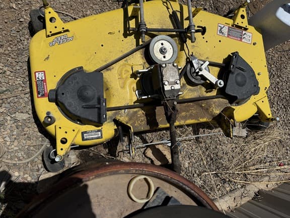 Image of John Deere X750 equipment image 4