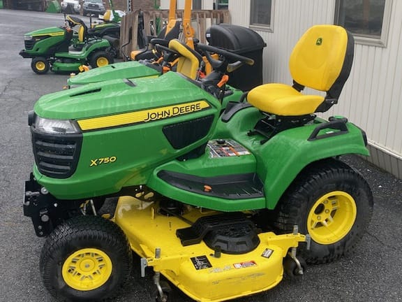 2019 John Deere X750 Equipment Image0