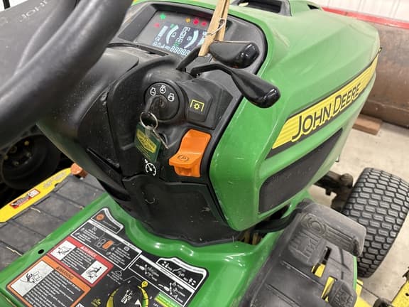 Image of John Deere X750 equipment image 1