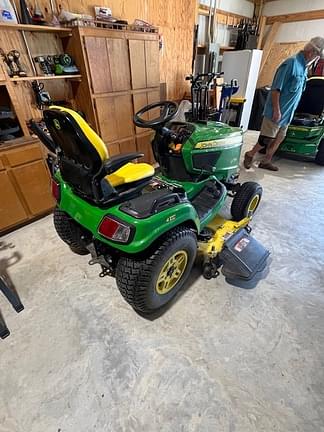 Image of John Deere X754 equipment image 1