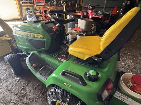 Image of John Deere X754 equipment image 2