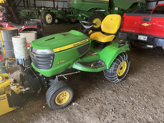 2019 John Deere X754 Equipment Image0