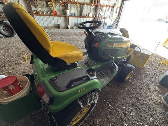 Image of John Deere X754 equipment image 3