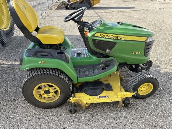 Image of John Deere X754 equipment image 2