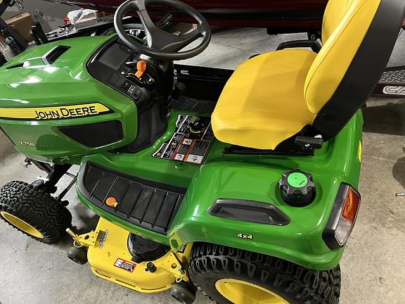 Image of John Deere X758 equipment image 2