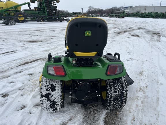 Image of John Deere X758 equipment image 3