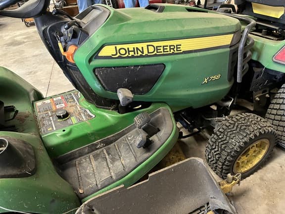 Image of John Deere X758 equipment image 2
