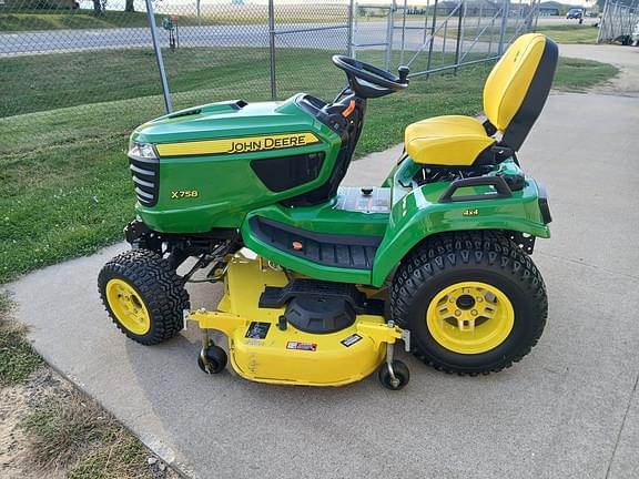 Image of John Deere X758 equipment image 2