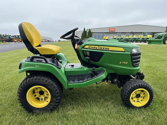 Image of John Deere X758 equipment image 4