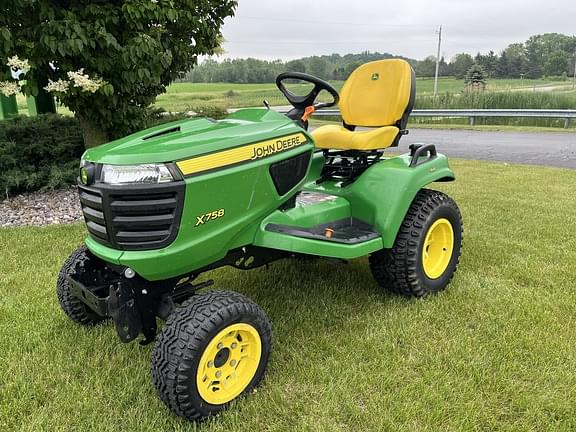 Image of John Deere X758 equipment image 1