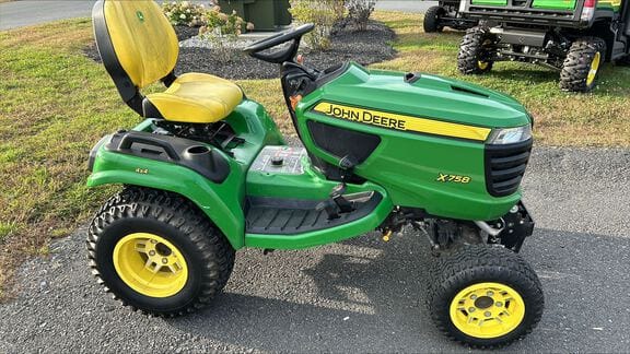 Main image John Deere X758