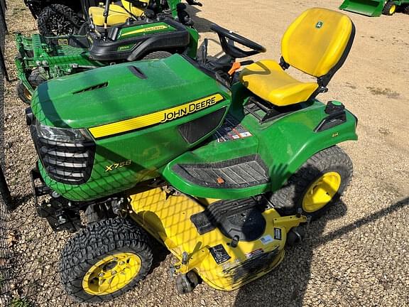 Image of John Deere X758 equipment image 1