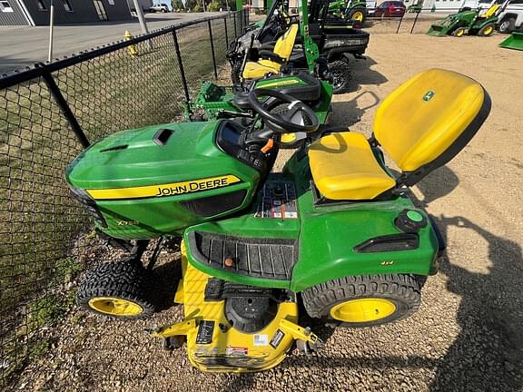 Image of John Deere X758 equipment image 2