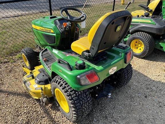 Image of John Deere X758 equipment image 3