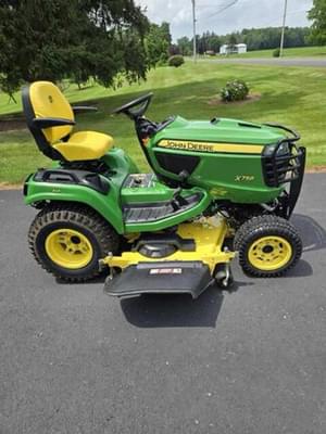 2019 John Deere X758 Image