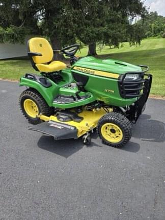 Image of John Deere X758 equipment image 2