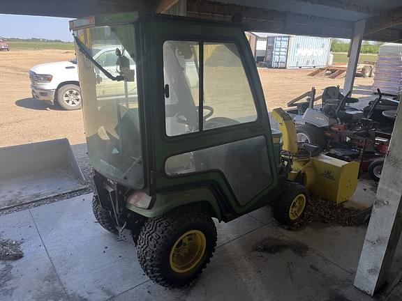 Image of John Deere X758 equipment image 2