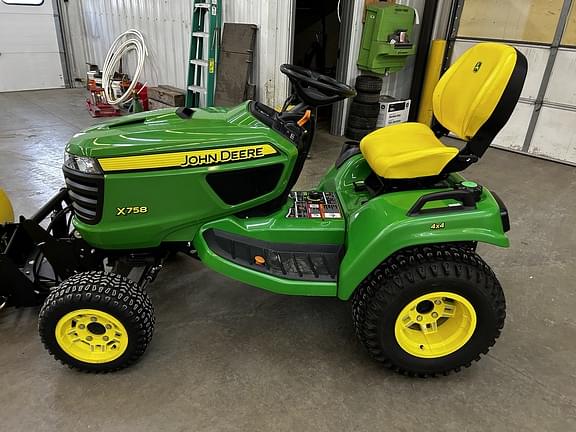 Image of John Deere X758 equipment image 1