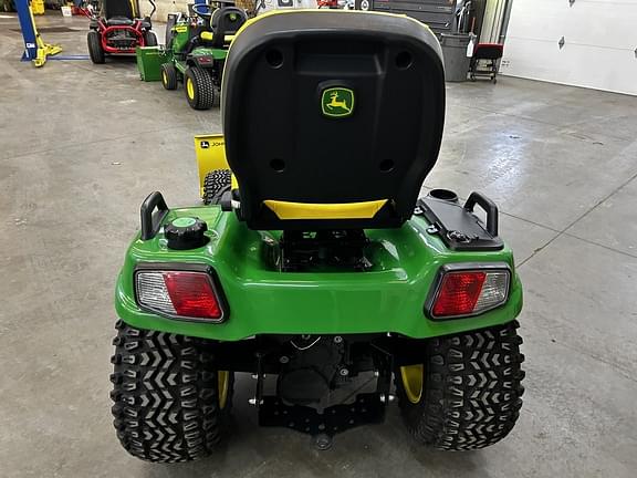 Image of John Deere X758 equipment image 3