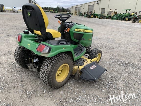 Image of John Deere X758 equipment image 3