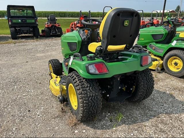 Image of John Deere X758 equipment image 3