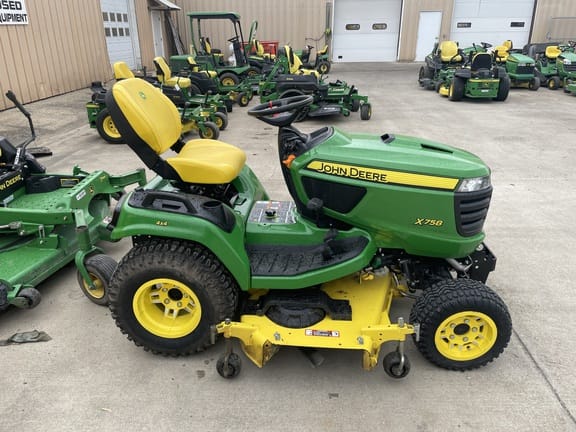 Main image John Deere X758