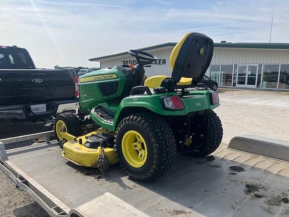 Image of John Deere X758 equipment image 1